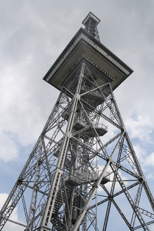 radio-tower-8129_640